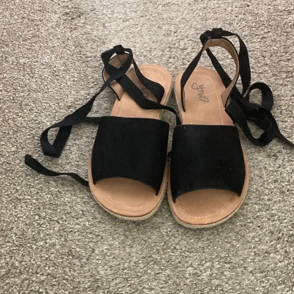 Cute sandals - Picture 3 of 5